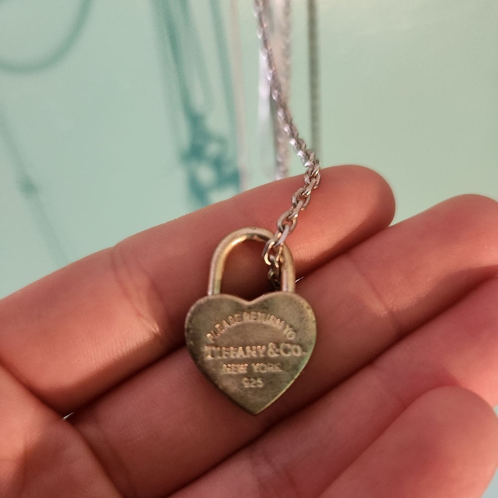 Locket Tiffany and Co necklace